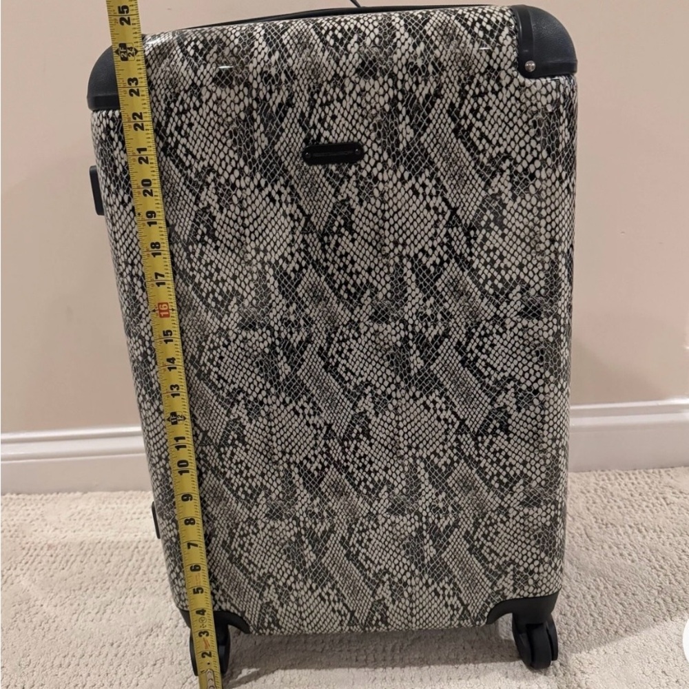 Rebecca Minkoff Pippa 24” Spinner Snake-Print Suitcase Made in Thailand NIB - Picture 15 of 15
